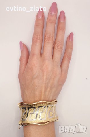 Златни твърди гривни  14К - , снимка 18 - Гривни - 40462722