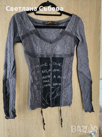 Интересна блуза, снимка 2 - Блузи с дълъг ръкав и пуловери - 40253355