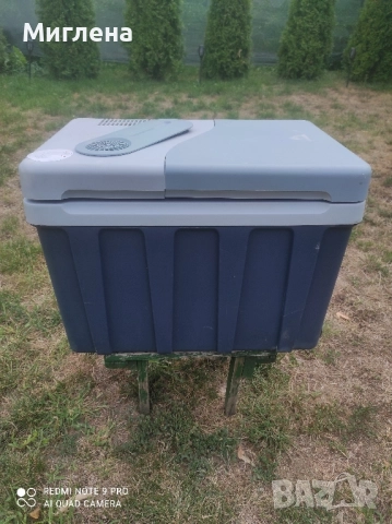 Хладилна чанта Mobicool с външни забележки 