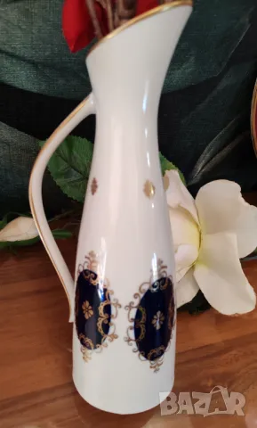 Порцеланова ваза -Volkstedt GDR mark 1762 Echt Cobalt Made in GDR 1951-1990 mark, снимка 5 - Колекции - 49185296