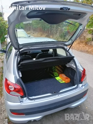 Автомобил Peugeot 206+ , снимка 4 - Автомобили и джипове - 51673919