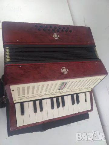 Детски акордеон 16 баса КРЬЗАЧОК със етикет произведен в СССР , снимка 5 - Акордеони - 50389162