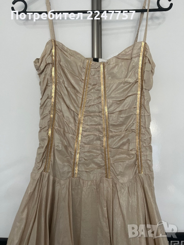 Официална къса златиста рокля размер S, снимка 2 - Рокли - 36451533