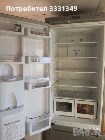 Хладилник с фризер Samsung , снимка 2 - Хладилници - 52774009