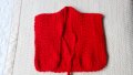 Бебешка червена плетена жилетка дъжина 25см . Нова., снимка 3