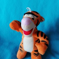 Плюшена играчка Тигъра от Мечо пух, снимка 1 - Плюшени играчки - 38338645