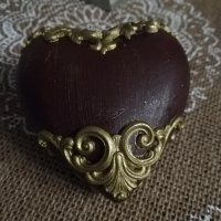 Ръчно декорирано сърце (кутийка), снимка 4 - Декорация за дома - 35653127