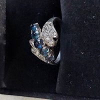 Дамски сребърен пръстен с диаманти и синтетични сапфири , снимка 4 - Пръстени - 43959456