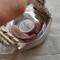Продавам Breitling Avenger quartz Chronograph , снимка 8 - Мъжки - 44846203