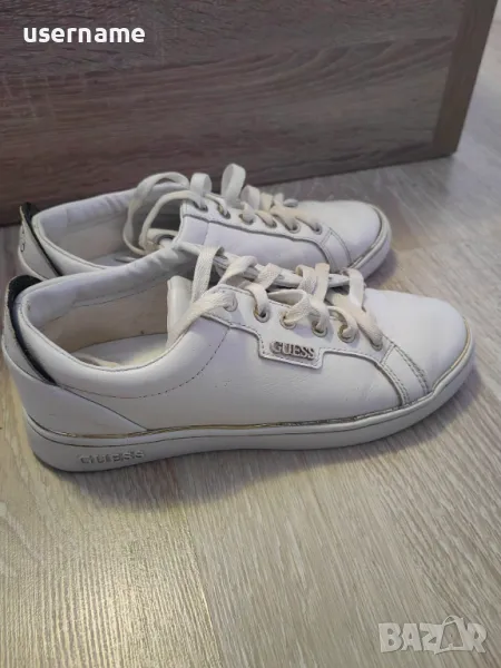GUESS оригинални дамски кецове, снимка 1