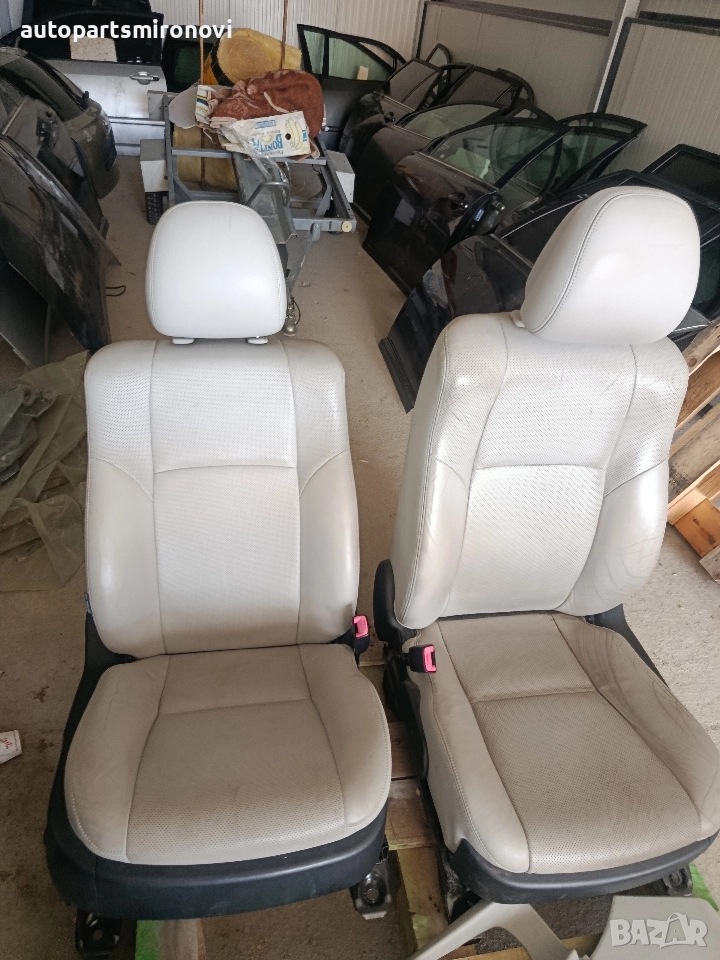 Салон за Авенсис Т27 , снимка 1