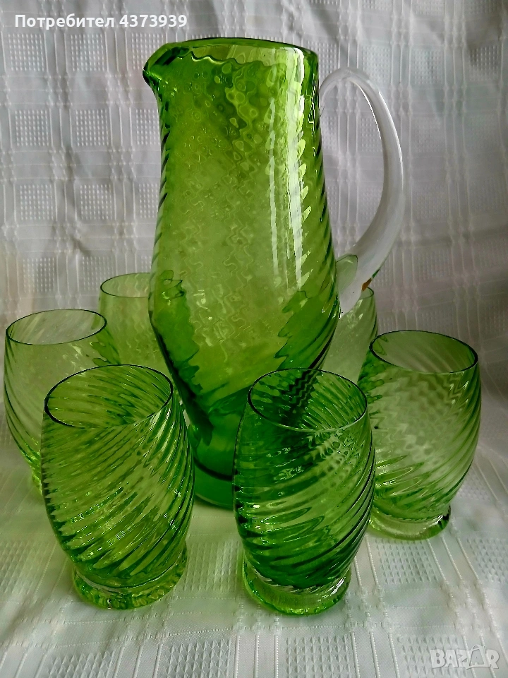 Сервиз от зелено стъкло, снимка 1
