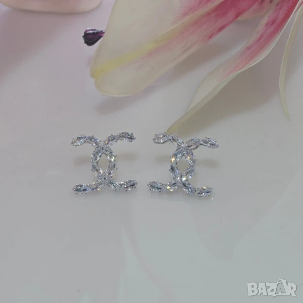 обеци от медицинска стомана в кутия chanel Bvlgari ysl saint laurent , снимка 1