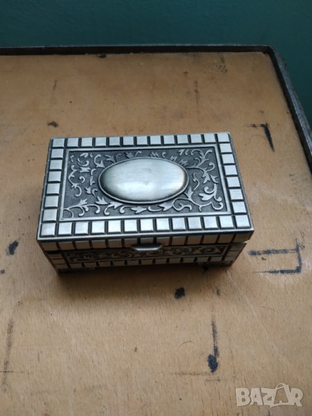 посребрена барокова кутийка за бижута, снимка 1