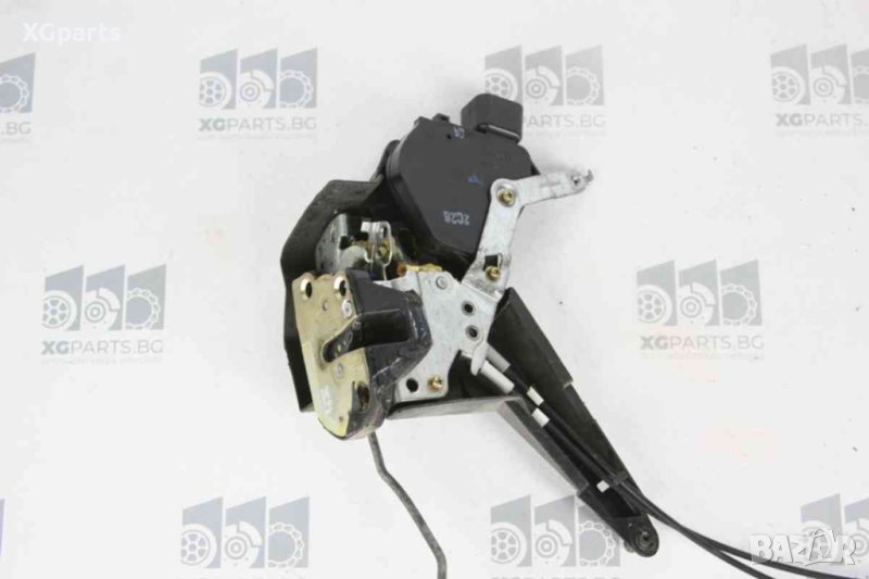 Брава врата предна дясна за Toyota Corolla E12 (2001-2007), снимка 1