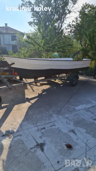 Пласмасова лодка  и колесар с дументи, снимка 1