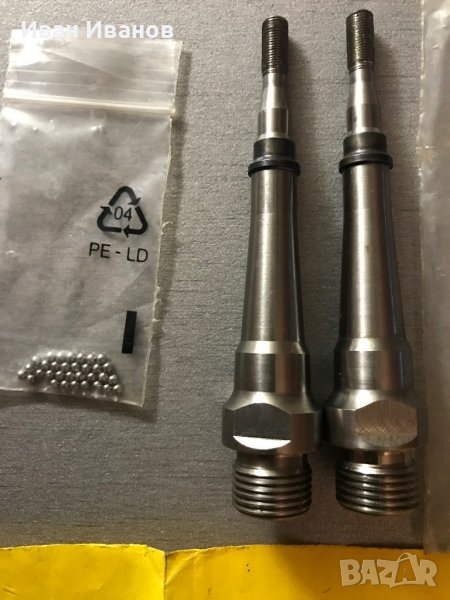 Титаниеви оси за педали XT, снимка 1