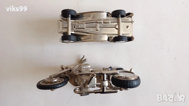 Метални мотор и ретро количка - часовници, снимка 6 - Колекции - 53096393