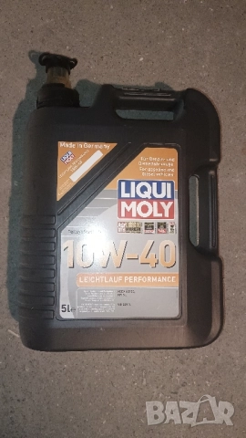 Автомобилно масло 10/40 ново