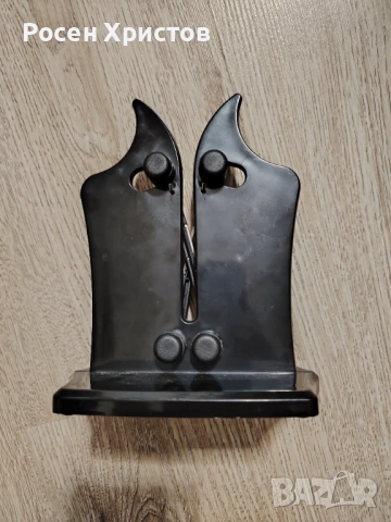 Точило за кухненски ножове, снимка 2 - Прибори за хранене, готвене и сервиране - 53259879