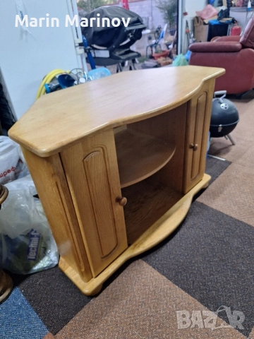 Ъглово ТВ шкафче