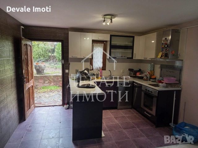 Семейна къща в гр. Русе, местност Мерата (срещу МЕТРО ), снимка 9 - Къщи - 53120683