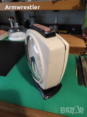 Стар Руски Механичен Часовник Будилник Янатар, снимка 4 - Антикварни и старинни предмети - 44129405
