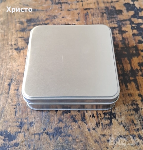 подложки за чаши 4 броя пластмаса със сребро и корк в метална кутия, снимка 6 - Аксесоари за кухня - 52381936