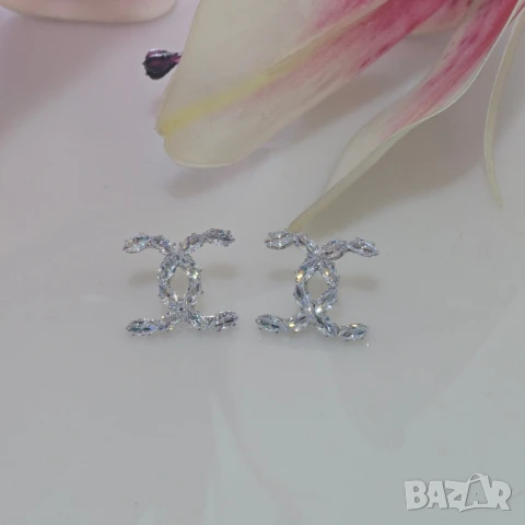 обеци от медицинска стомана в кутия chanel Bvlgari ysl saint laurent 