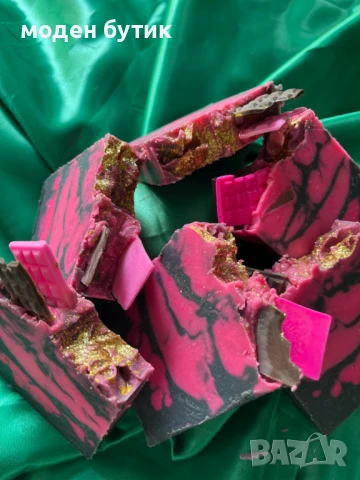 „Шоколадово-малиново съблазняване“ - копринен сапун с натурален сапун, снимка 2 - Декоративна козметика - 51063268
