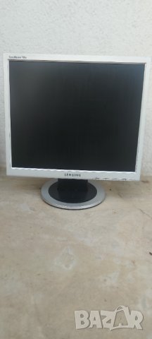 Монитор Samsung SincMaster 710N 17" инча Перфектен