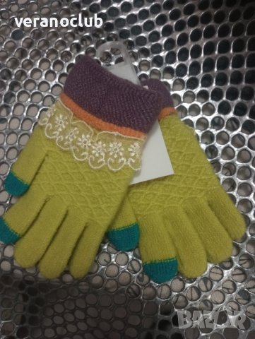 Ръкавици за момиче с дантелки