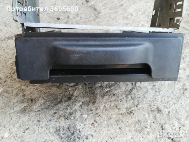 Nissan Navara Нисан Навара подлакътник  централна конзола стойка чаши, снимка 3 - Части - 42972389