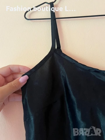 Сатенена черна нощница тип рокля с регулиращи се презрамки 🖤, снимка 2 - Рокли - 51354929
