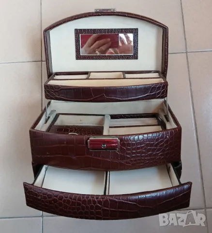 Куфарче за бижута от естествена кожа, снимка 2 - Чанти - 49319802