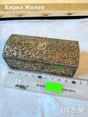 СТАРА ПОСРЕБРЕНА БОГАТО ТРАДИЦИОННО ОРНАМЕНТИРАНА БРОНЗОВА РЕТРО КУТИЙКА за БИЖУТА с ПЛЮШ 32244 
