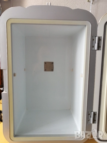 Мини хладилник на 12V и 220V, снимка 11 - Хладилници - 51461632