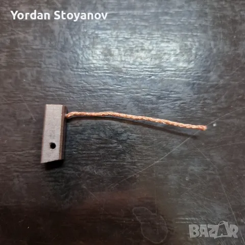 Carbon brush for shiftgear electric motor for easytronic