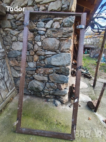 Продавам блиндирана входна врата!, снимка 2 - Входни врати - 52513931