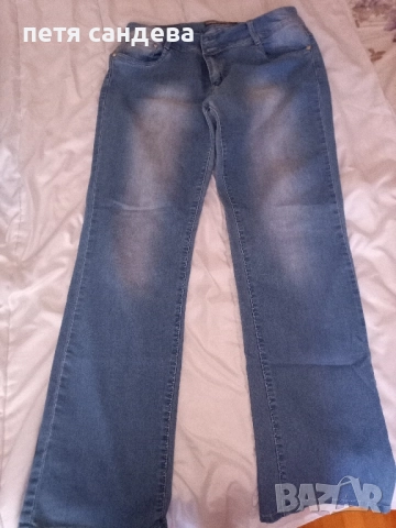 Продавам дамски дънки 