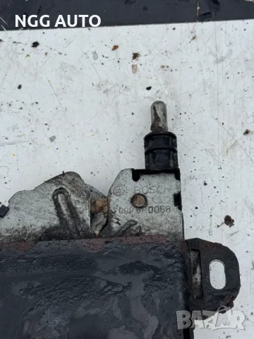 Брава Преден Капак с Ключалка и Ключ за Форд Фокус 1, Ford Focus Mk1, 1.8 TDCI хечбек, 2004 г., снимка 3 - Части - 48303466