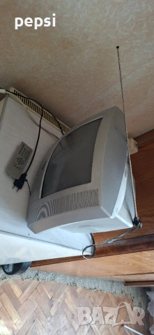 Продавам телевизор соц ретро работещ