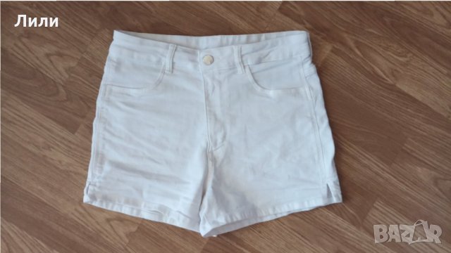 Комплект от дамски къси панталонки H&M и потник, снимка 4 - Къси панталони и бермуди - 33686402