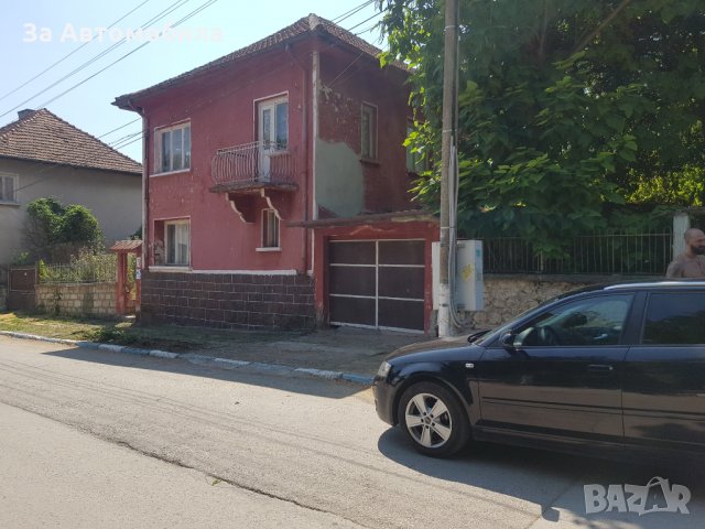 Двуетажна къща с двор и гараж с.Три Кладенци, снимка 12 - Къщи - 32238028