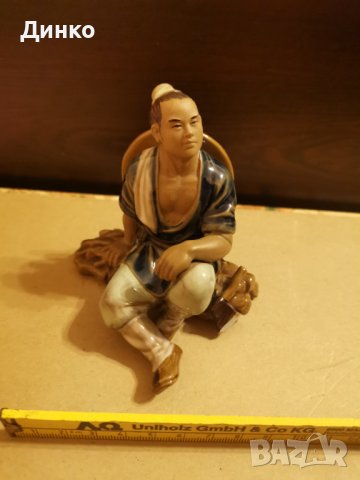 Азиатска керамична фигурка 10см.