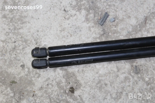 Амортисьор заден капак ляв десен Фолксваген Голф 3 комби 1.9 tdi 90hp VW Golf 3  комплект , снимка 2 - Части - 50854964