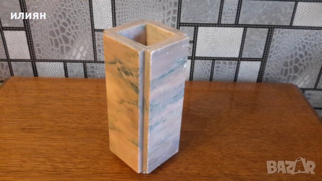 Мраморна ваза има забележки височина 21см ширина 9,5см , снимка 2 - Вази - 43593966