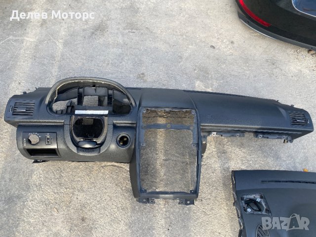 Арматурно табло с еърбег за Mercedes W169 A класа, снимка 4 - Части - 43009644