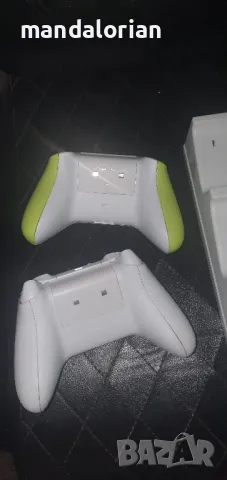 Microsoft XBOX SERIES X S ONE controller джойстик 2бр с батерия и зарядно. , снимка 2 - Xbox конзоли - 50428455