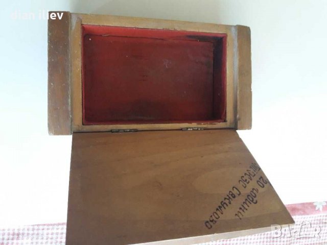 Стара дървена кутия , снимка 7 - Други ценни предмети - 28909491
